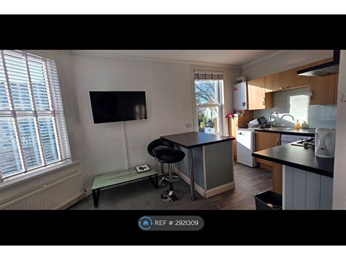 1 Bedroom End Terrace House To Rent In Belgrave Road, Torquay, TQ2