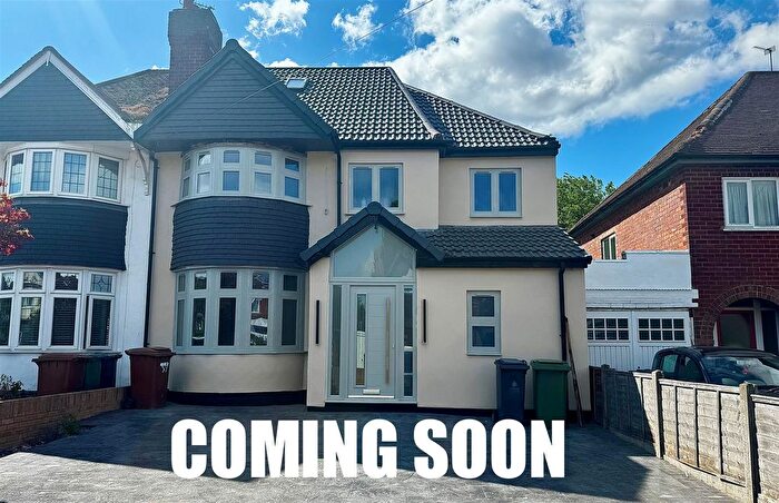 4 Bedroom Property To Rent In Delves Crescent, Delves, Walsall, WS5