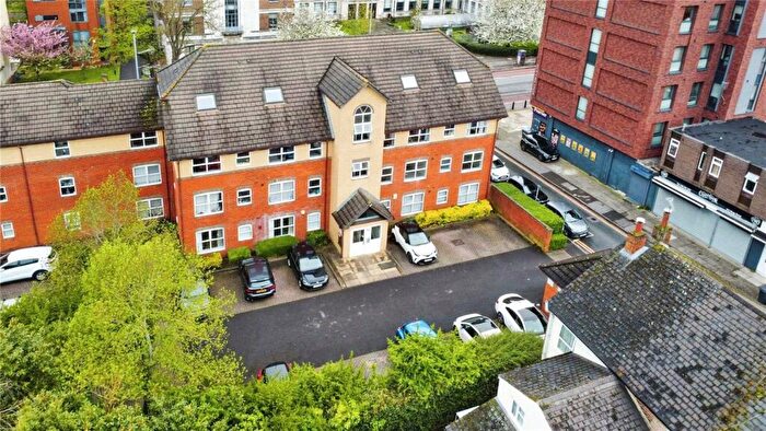 2 Bedroom Apartment For Sale In Kings Road, Reading, Berkshire, RG1