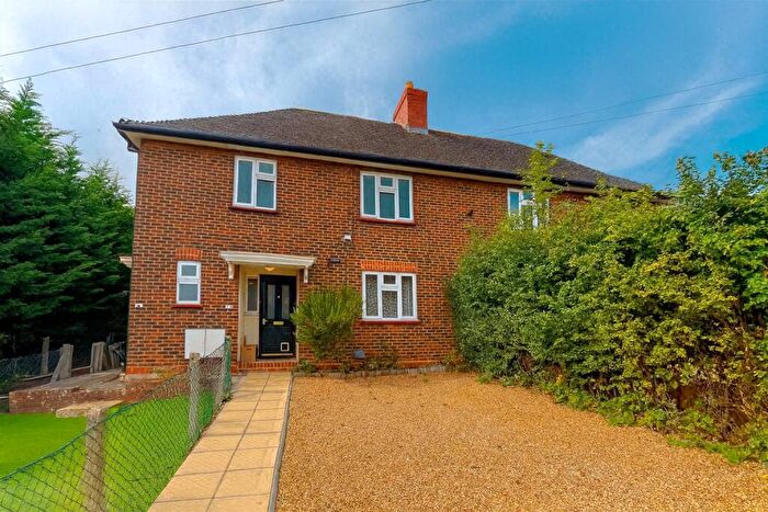 1 Bedroom Apartment For Sale In Roundhill Way, Guildford, Park Barn, Surrey, GU2