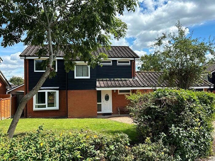 4 Bedroom Detached House To Rent In Emmets Park, Binfield, RG42