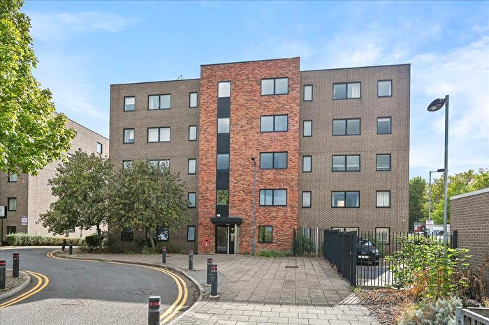 1 Bedroom Flat For Sale In Gifford Road, London, NW10