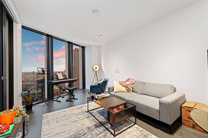 1 Bedroom Flat To Rent In Amory Tower, Marsh Wall, Canary Wharf, London, E14