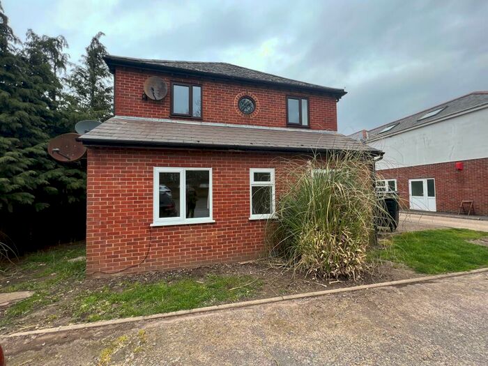 1 Bedroom Flat To Rent In Rumbridge Street, Totton, SO40