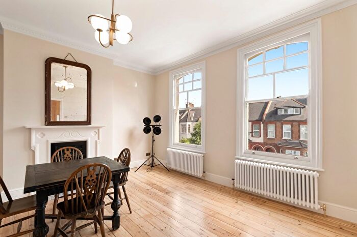 2 Bedroom Flat To Rent In Denver Road, Stoke Newington, N16