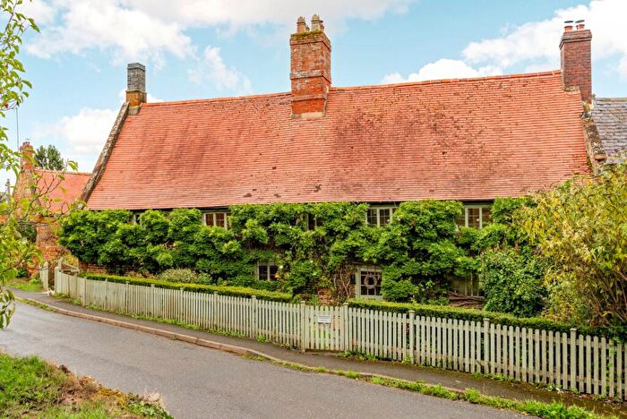 4 Bedroom House For Sale In Wardington, Oxfordshire, OX17