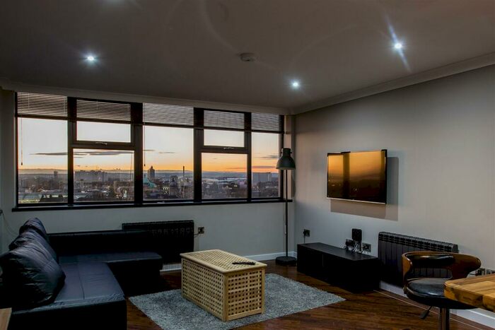 2 Bedroom Apartment To Rent In Essex House, HU1