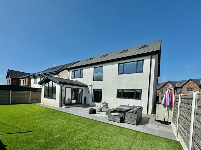 6 Bedroom Detached House For Sale In The Woodlands, Seaton, CA14