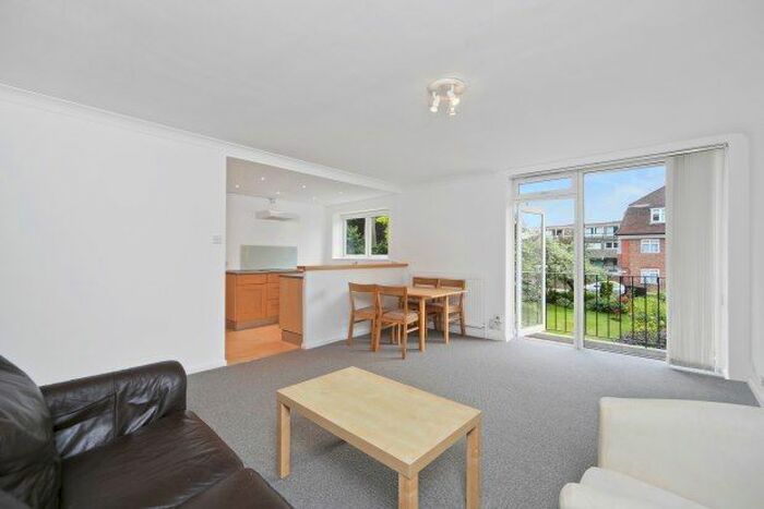 2 Bedroom Flat To Rent In - Richmond Hill, Richmond, TW10