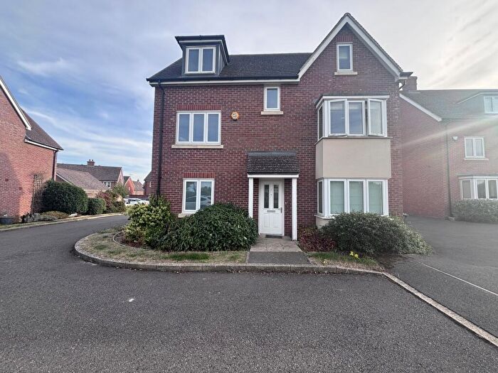 5 Bedroom Detached House To Rent In Jupiter Close, Berryfields, HP18