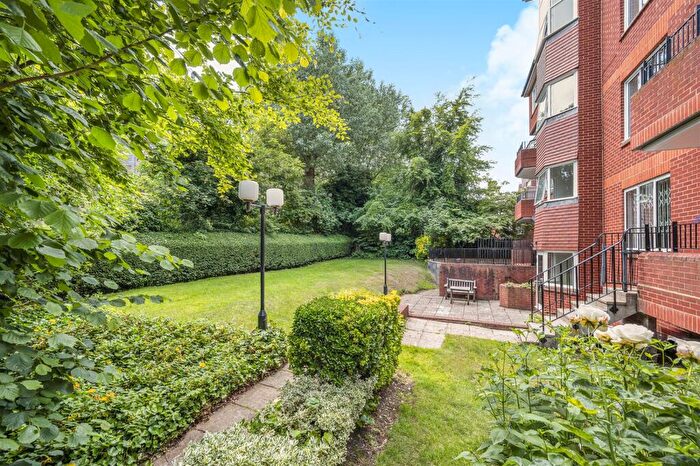 3 Bedroom Flat For Sale In Eton Avenue, Belsize Park, NW3