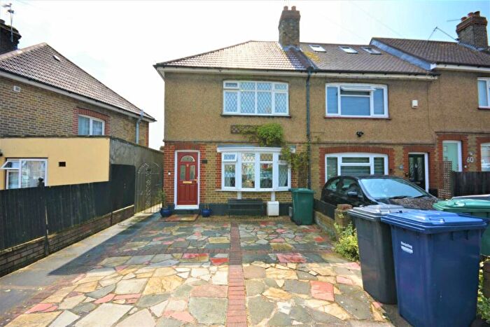 3 Bedroom House To Rent In Hyde Crescent, London, NW9