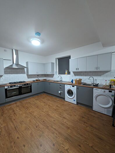 6 Bedroom House To Rent In Church Road, Dudley, DY2