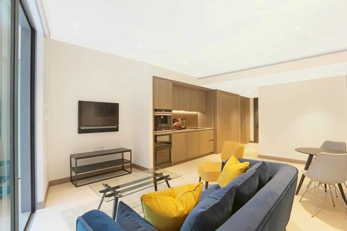 Studio To Rent In Blackfriars Road, Southwark, London, SE1