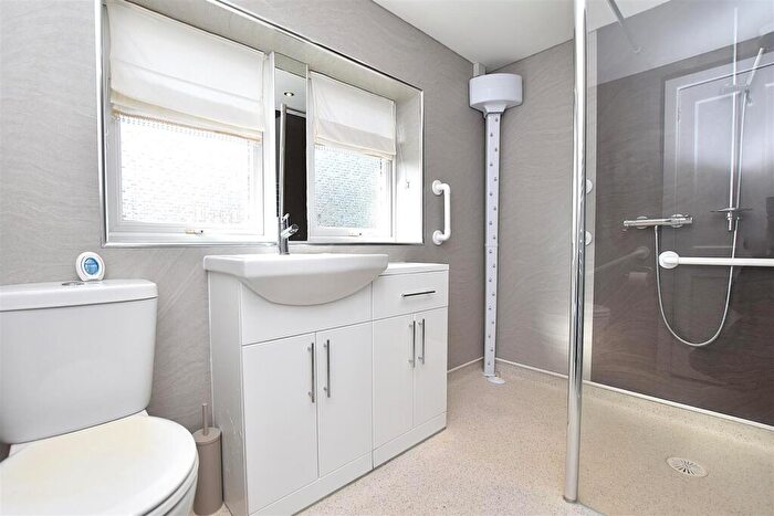 3 Bedroom Semi-Detached House For Sale In The Pines, Acton, Wrexham, LL12 - Photo 12