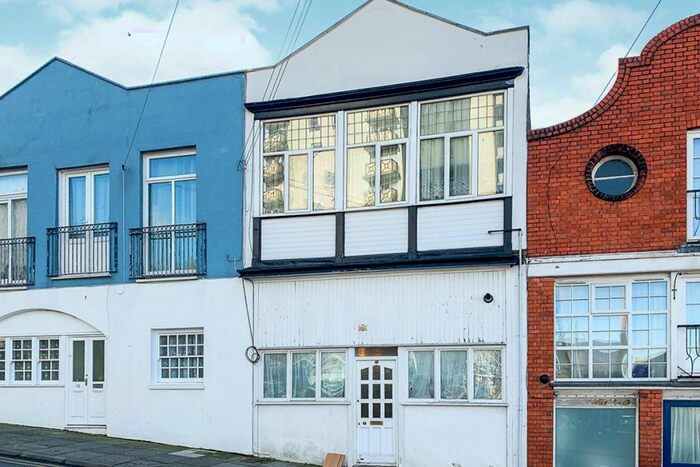 1 Bedroom Flat To Rent In Plains Of Waterloo, Ramsgate, Kent, CT11