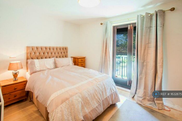 1 Bedroom End Of Terrace House To Rent In Howland Way, London, SE16