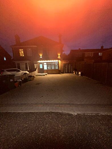 3 Bedroom Semi-Detached House To Rent In Basildon, SS13