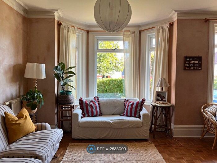 4 Bedroom Semi-Detached House To Rent In Wear Bay Crescent, Folkestone, CT19