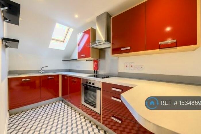 1 Bedroom Flat To Rent In Churchill Place, Chipping Norton, OX7