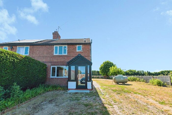 3 Bedroom Semi-Detached House For Sale In Money Bridge Lane, Pinchbeck, Spalding, PE11