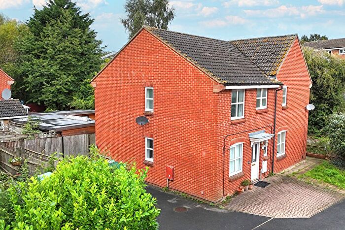 3 Bedroom Semi-Detached House To Rent In Youens Drive, Thame, Oxfordshire, OX9