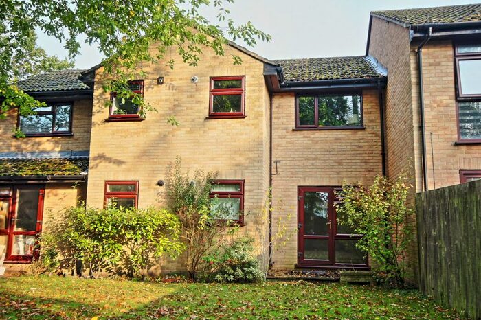 1 Bedroom Flat To Rent In Inkerman Road, Knaphill, Woking, GU21