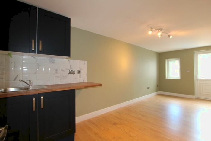 Studio To Rent In Cedars Road, Croydon, CR0