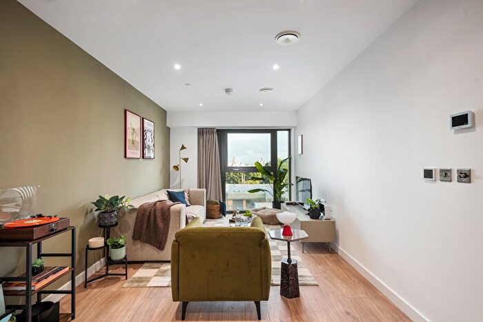 1 Bedroom Flat To Rent In Uncle Acton, Victoria Road, London, Acton, W3