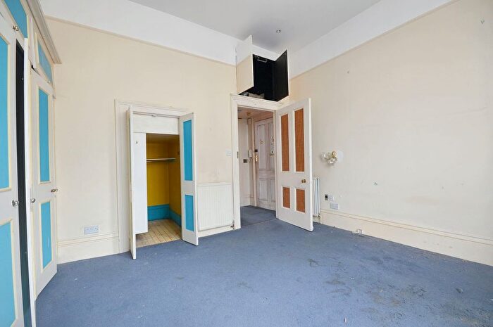 1 Bedroom Flat For Sale In Holland Road, London, W14
