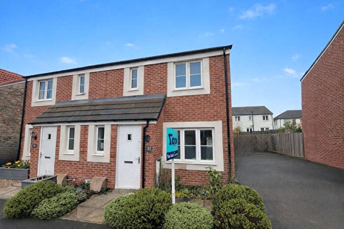 3 Bedroom Semi-Detached House For Sale In Aesop Drive, Bristol, BS31