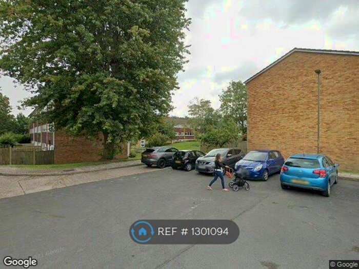 3 Bedroom Maisonette To Rent In Woodcote Drive, Orpington BR6