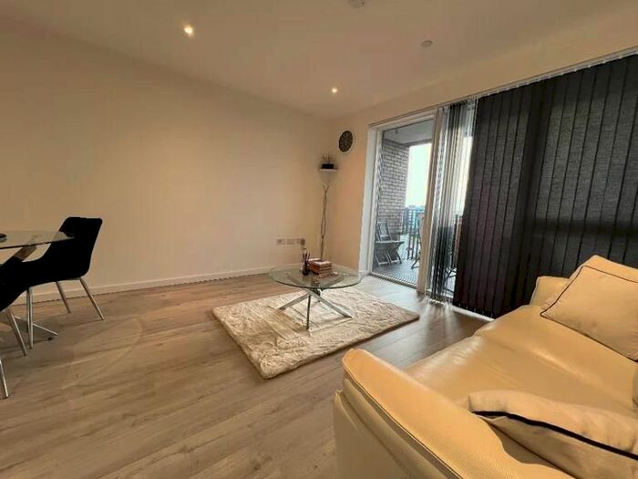 2 Bedroom Flat To Rent In Silley Weir Cargo House Promenade, L, South East London, + London, United Kingdom, E16