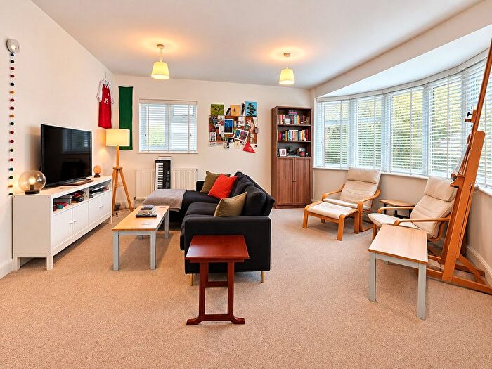 1 Bedroom Flat To Rent In Golders Green Road, London, NW11