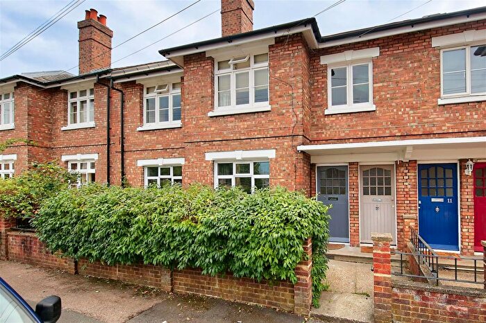4 Bedroom Maisonette To Rent In Strickland Row, London, SW18