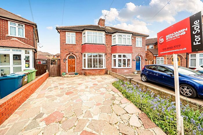 3 Bedroom Semi-detached House For Sale In Gyles Park, Stanmore, HA7