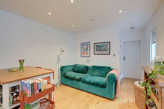 1 Bedroom Flat For Sale In Laleham Road, Catford, SE6