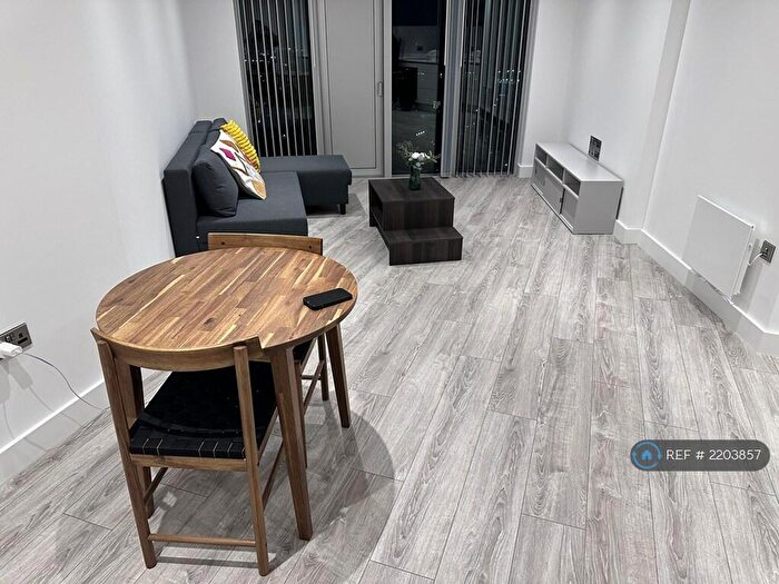 1 Bedroom Flat To Rent In Silvercroft Street, Manchester, M15