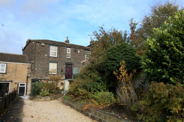 2 Bedroom Cottage To Rent In Bunkers Lane, Batley, WF17