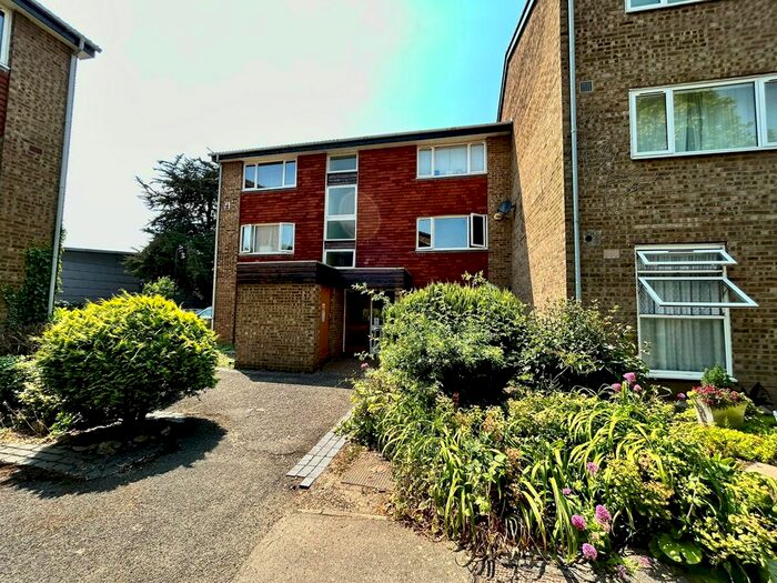 1 Bedroom Flat To Rent In Buckingham Avenue, Perivale, Greenford, UB6