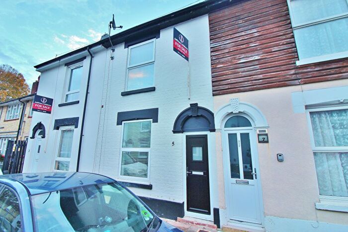 3 Bedroom Terraced House For Sale In Moorland Road, Fratton, PO1