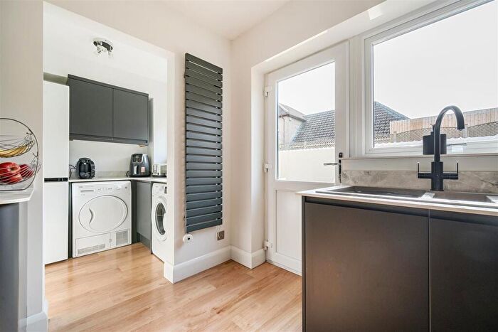 4 Bedroom Detached House For Sale In Bagworth Drive, Longwell Green, Bristol, BS30