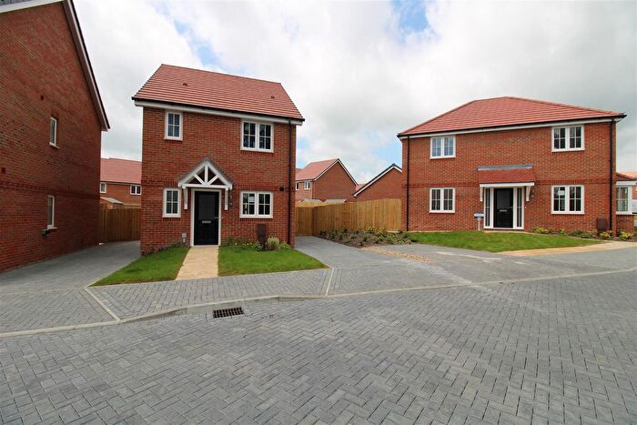 3 Bedroom Property To Rent In Connemara Crescent, Fontwell, Arundel, BN18