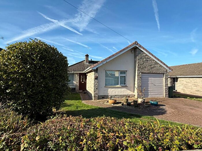 3 Bedroom Bungalow For Sale In The Chimes, Nailsea, North Somerset, BS48
