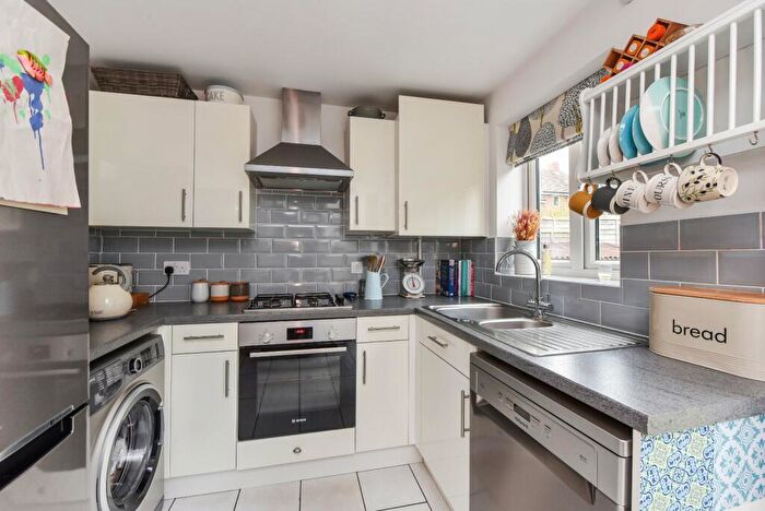 2 Bedroom Semi-Detached House For Sale In Otter Walk, Petersfield, Hampshire, GU32