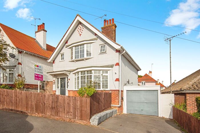 3 Bedroom Detached House For Sale In Fronks Avenue, Harwich, CO12