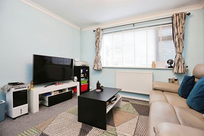 3 Bedroom Terraced House For Sale In Buckley Road, Leamington Spa, CV32