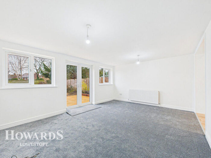 3 Bedroom Detached Bungalow For Sale In Homefield Avenue, Lowestoft, NR33
