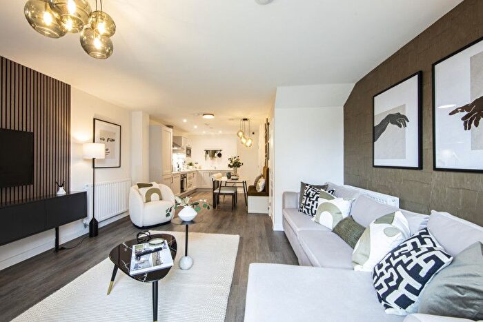 3 Bedroom Flat For Sale In Albert Road, East Barnet, Barnet, EN4