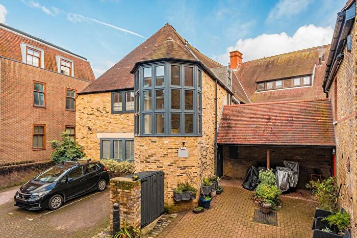 1 Bedroom Flat For Sale In Swan Street, Isleworth, TW7